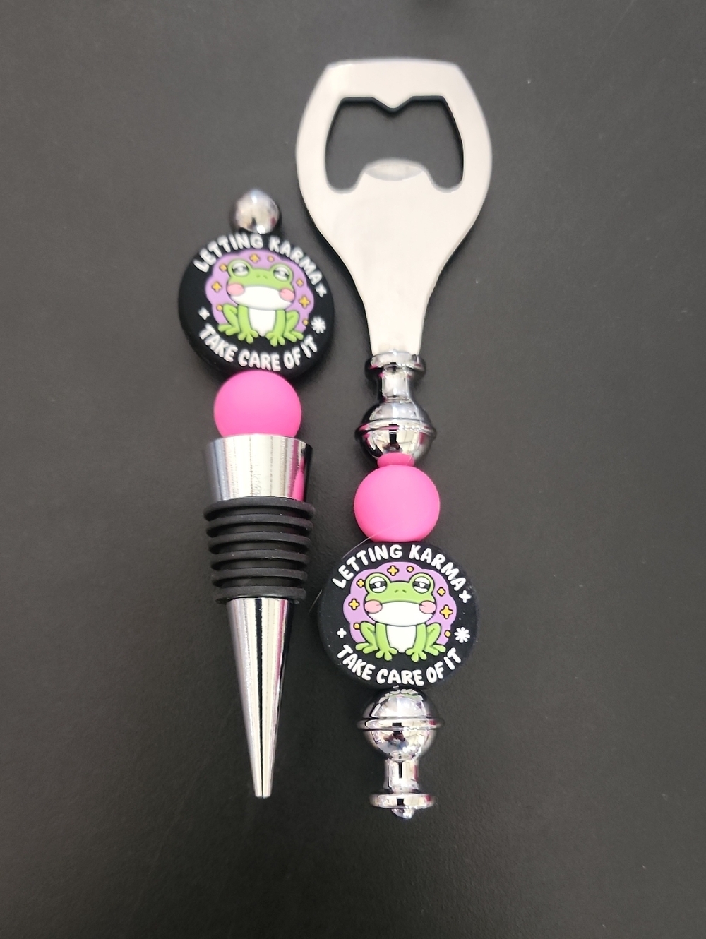Frog Graphic Wine Bottle Stopper & Bottle Opener Set - Pink & Green - Picture 1 of 1